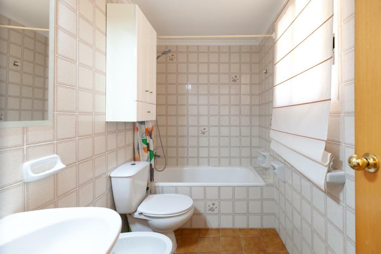 Uhc Tucan Apartments Cambrils Bagian luar foto